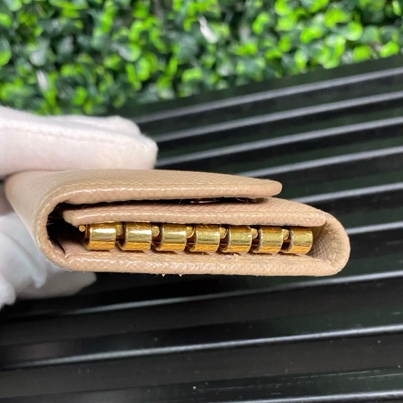 PRADA Saffiano 6 Key Holder in Nude Color - Picture 6 of 10